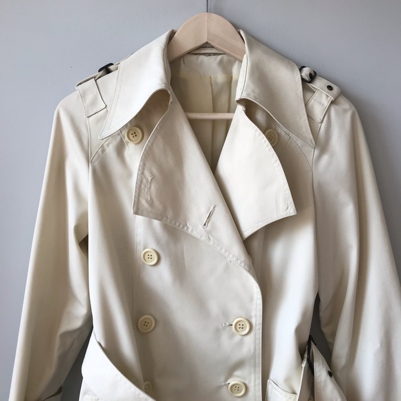•sold• Classic Vintage Trench Coat in Cream - Picture 3 of 6